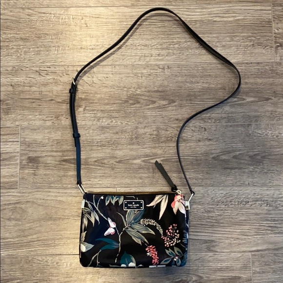 kate spade Handbags - Kate Spade floral crossbody *small repair needed*